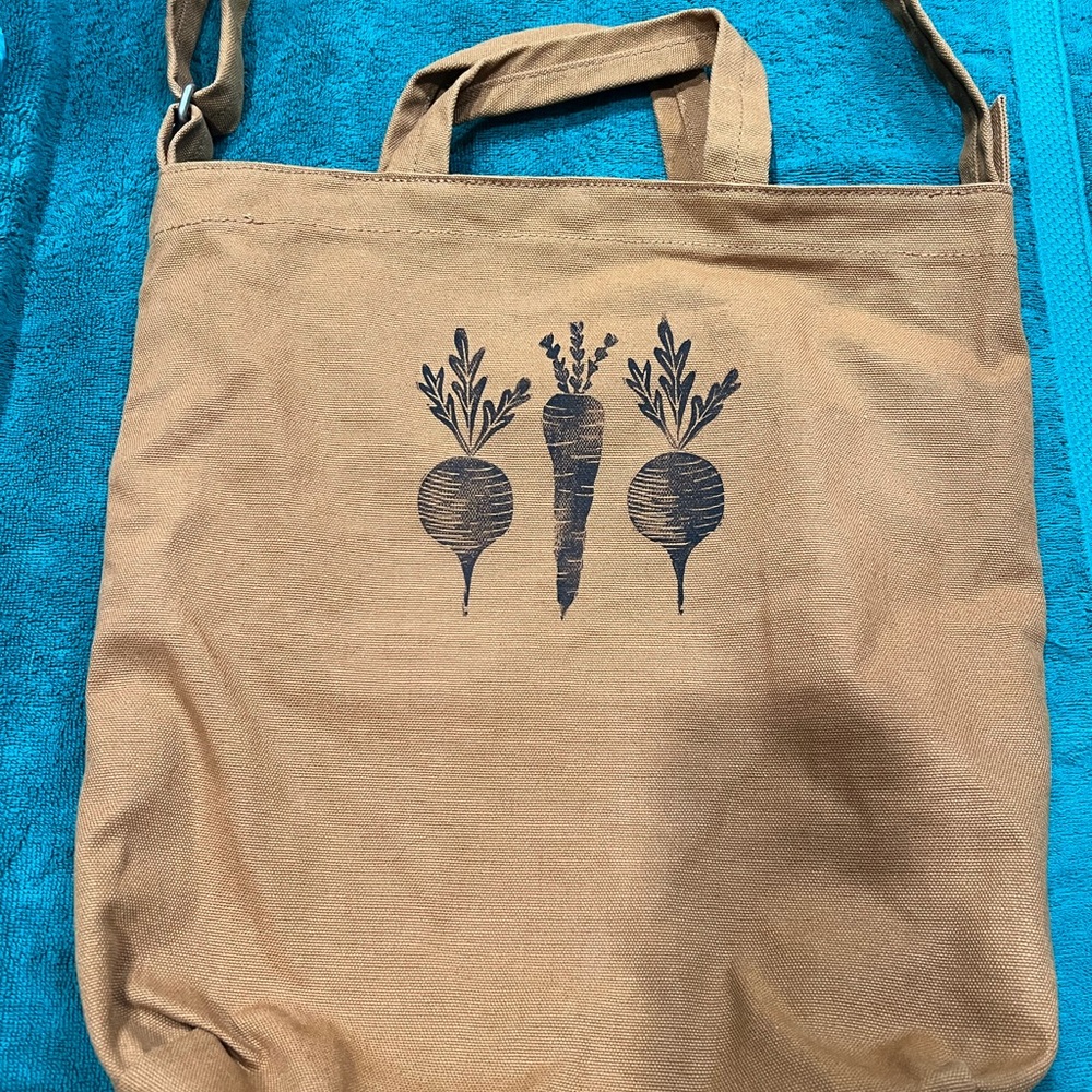 Baggu upcycled with Vegetable Print